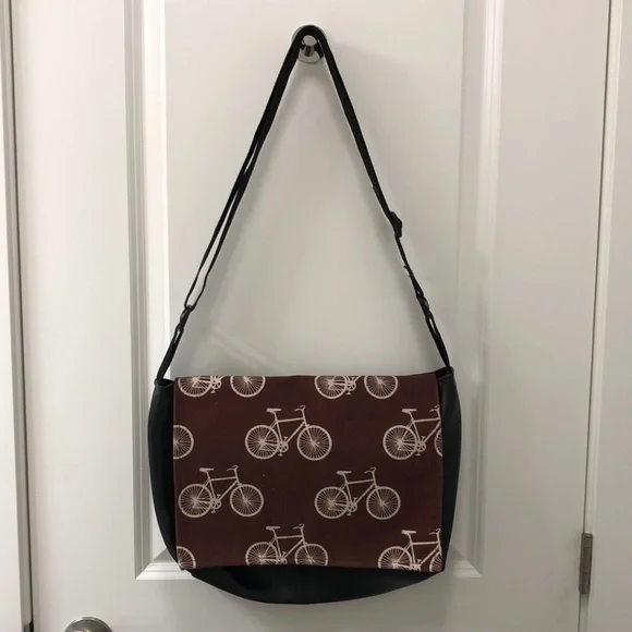 Over the shoulder bike bag - Picture 2 of 8